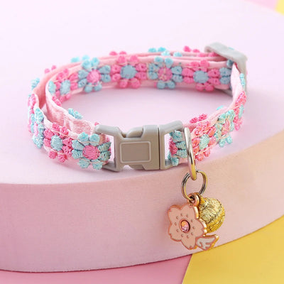 Bell Collar with Footprint Design
